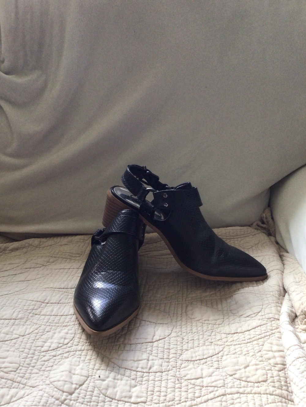 Women's Black Pointed Toe Cutout Heels